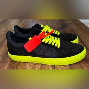 Men’s size 13 Off White sneakers